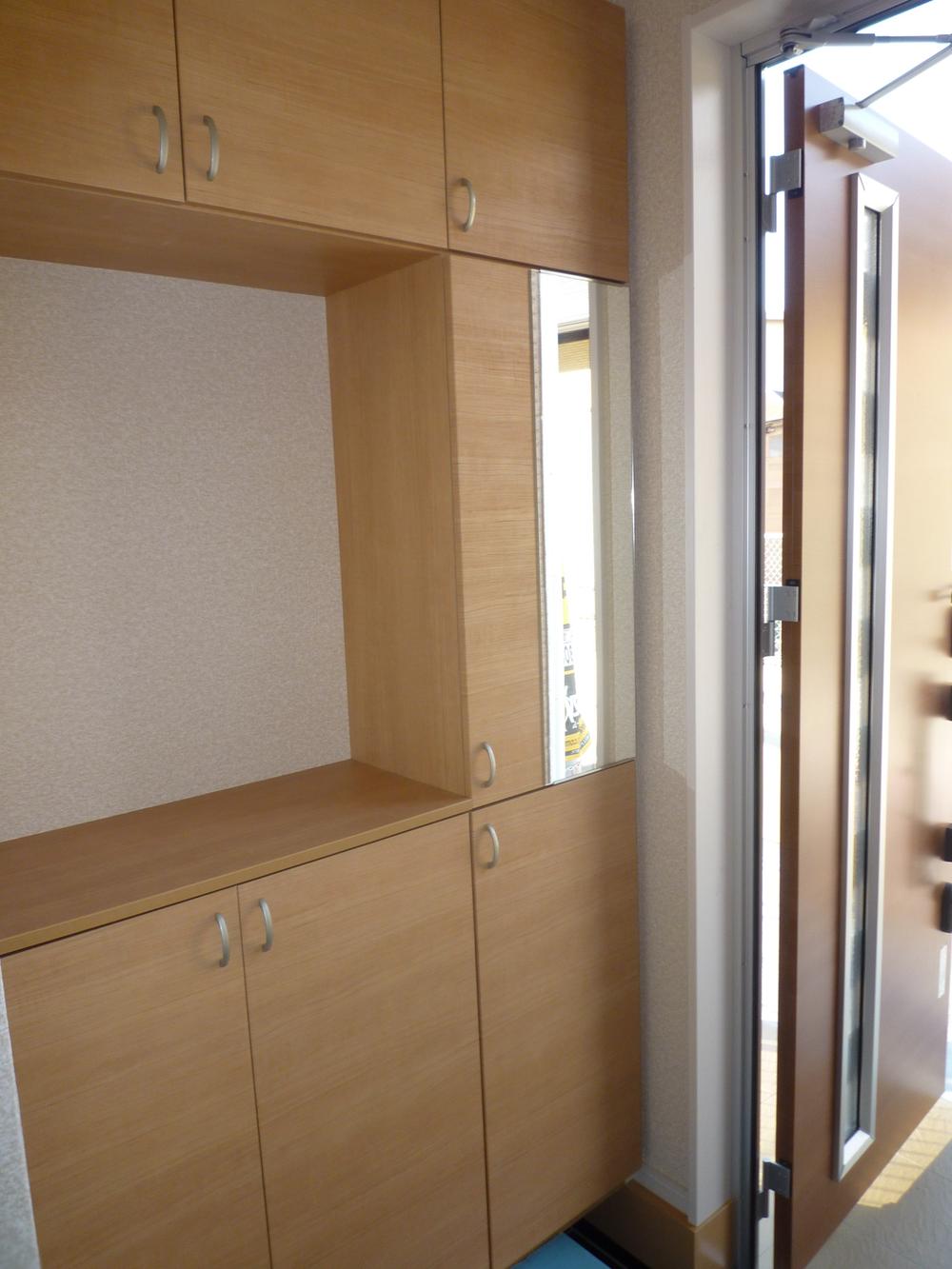 Entrance. Kagamizuke shoe box