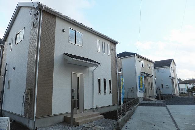 Local appearance photo. Western 1 ・ 3 ・ 5 Building (December 10, 2013) Shooting