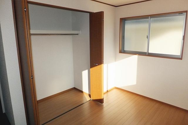 Receipt. Each room is equipped with a closet. Storage is a breeze ☆ 5 Building room (December 10, 2013) Shooting