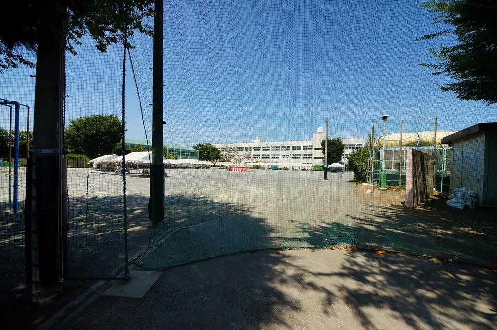 Primary school. Seya 300m until the second elementary school