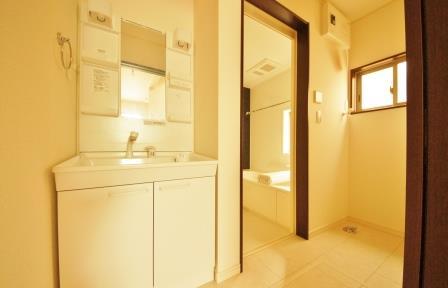 Wash basin, toilet. Indoor (11 May 2013) Shooting, Morning is vanity with Shan Perfectly hand shower. 