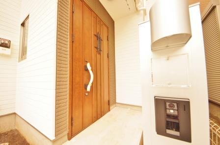 Entrance. Local (11 May 2013) Shooting, Stylish entrance door of the wood tone. 