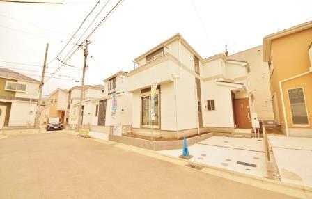 Local appearance photo. Local (11 May 2013) Shooting, Facing the 5.5M road is good per yang. 