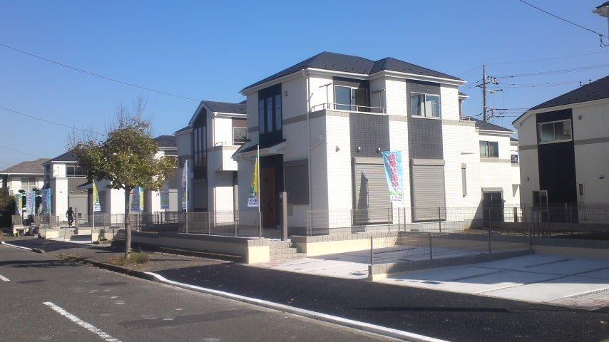 Same specifications photos (appearance). It is the same specification construction cases.