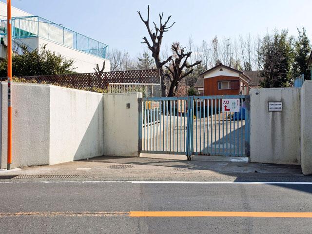 kindergarten ・ Nursery. 1180m to Yokohama City Nakayashiki nursery