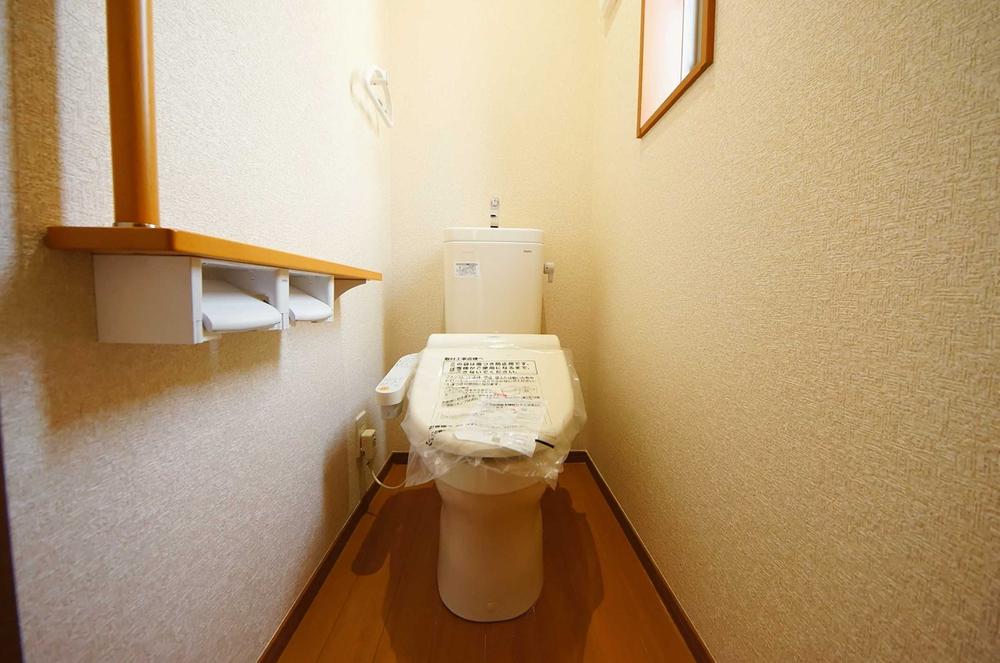 Toilet. Indoor (12 May 2013) Shooting, It is the first floor of the shower toilet.