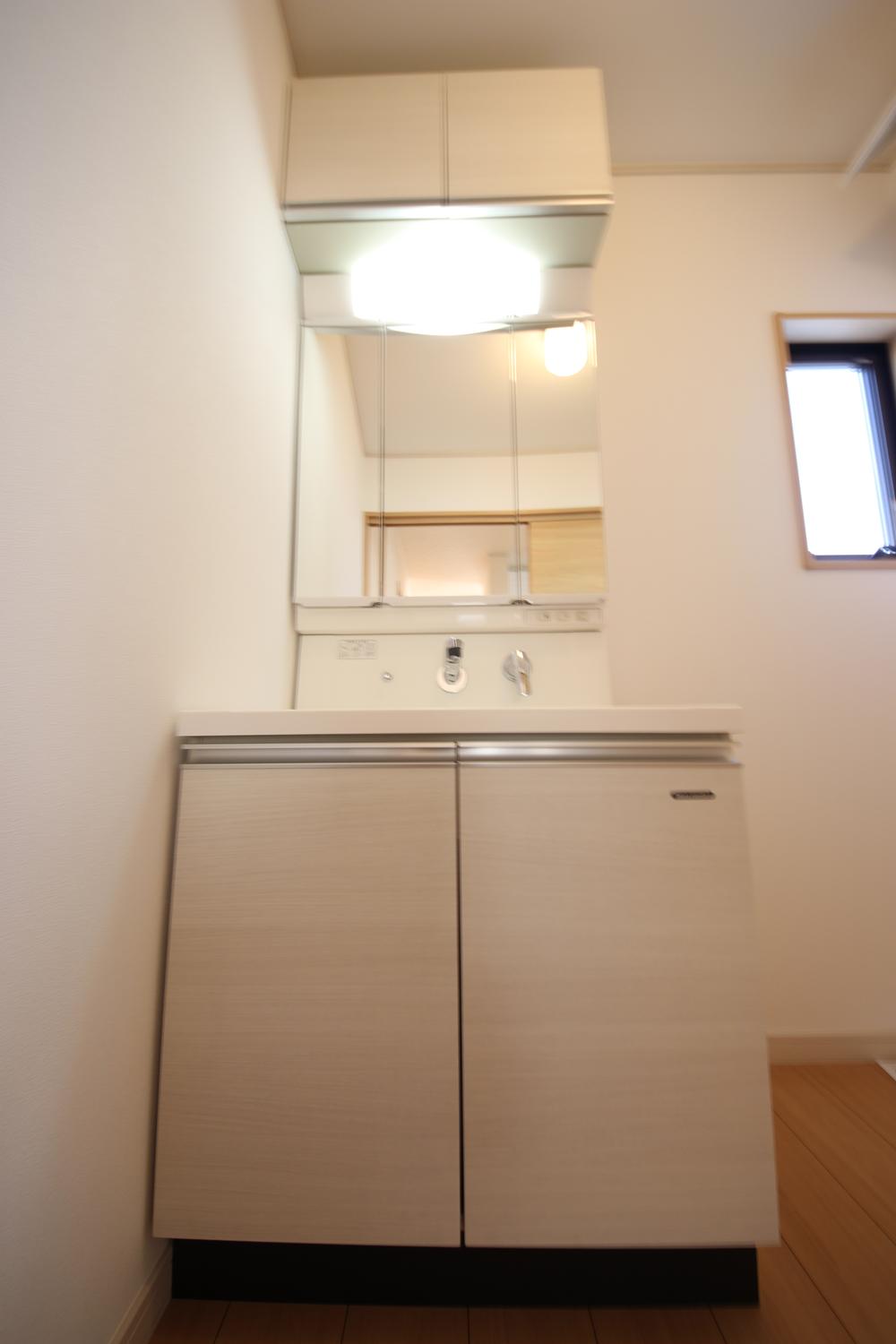 Same specifications photos (Other introspection). Wash