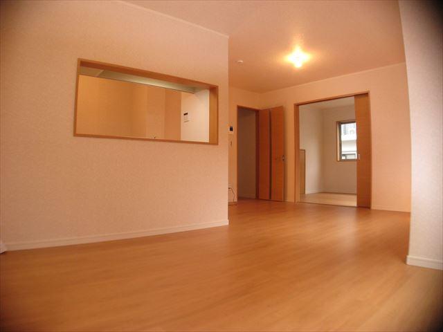 Living. 1F Western-style connection with adjacent also OK floor plan of! The previous counter kitchen as a dining space, It will also be in the vast living in the space division!