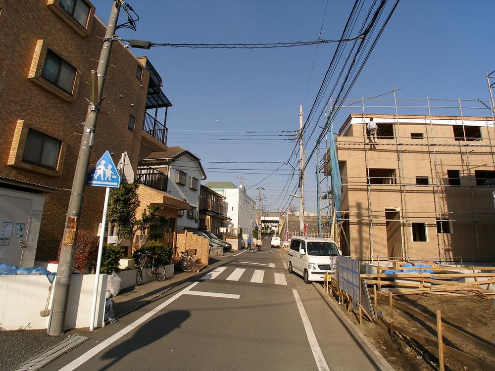 Local photos, including front road. Local (12 May 2013) Shooting