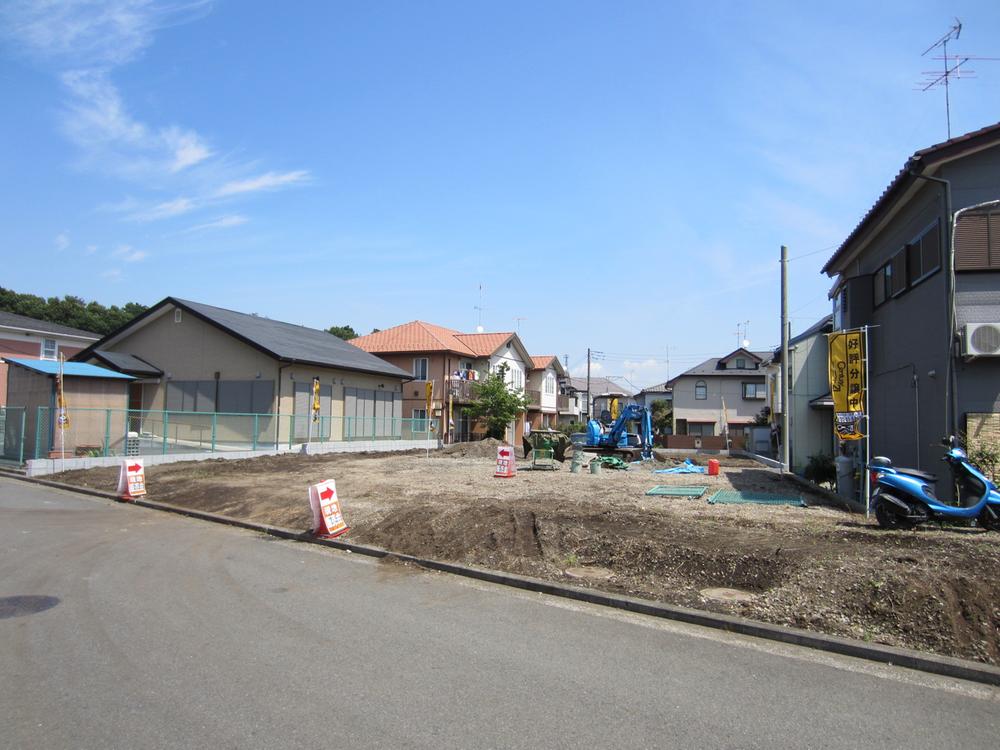 Local photos, including front road. Local (August 2013) Shooting