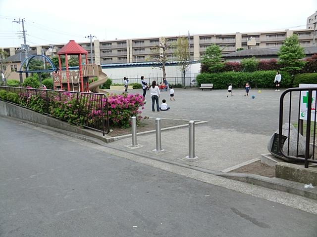 park. 430m to Hongo 2-chome Park