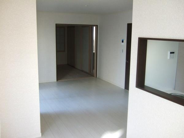 Living. Indoor (11 May 2013) Shooting. Building 2.