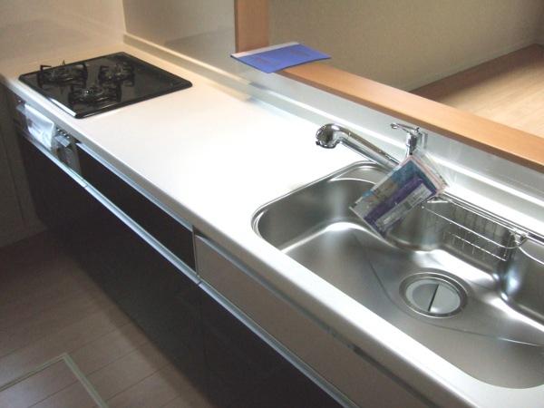 Kitchen. Local (11 May 2013) Shooting. 6 Building.