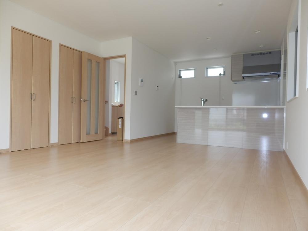 Same specifications photos (living). Finished product the same specification