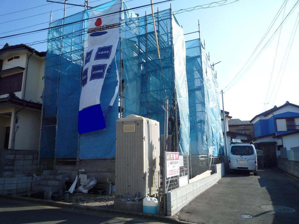 Other. Adjacent land passage and appearance