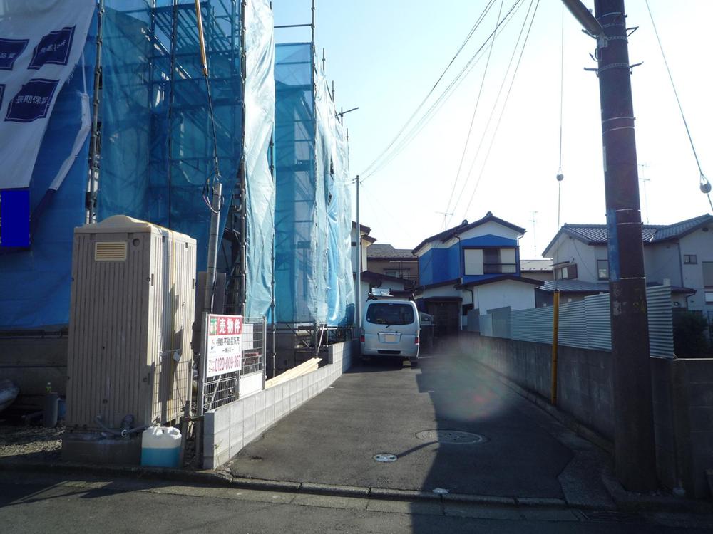 Other. Adjacent land passage and appearance