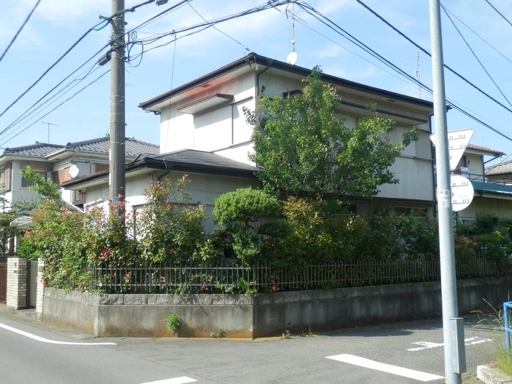 Local photos, including front road. Local (June 2013) Shooting