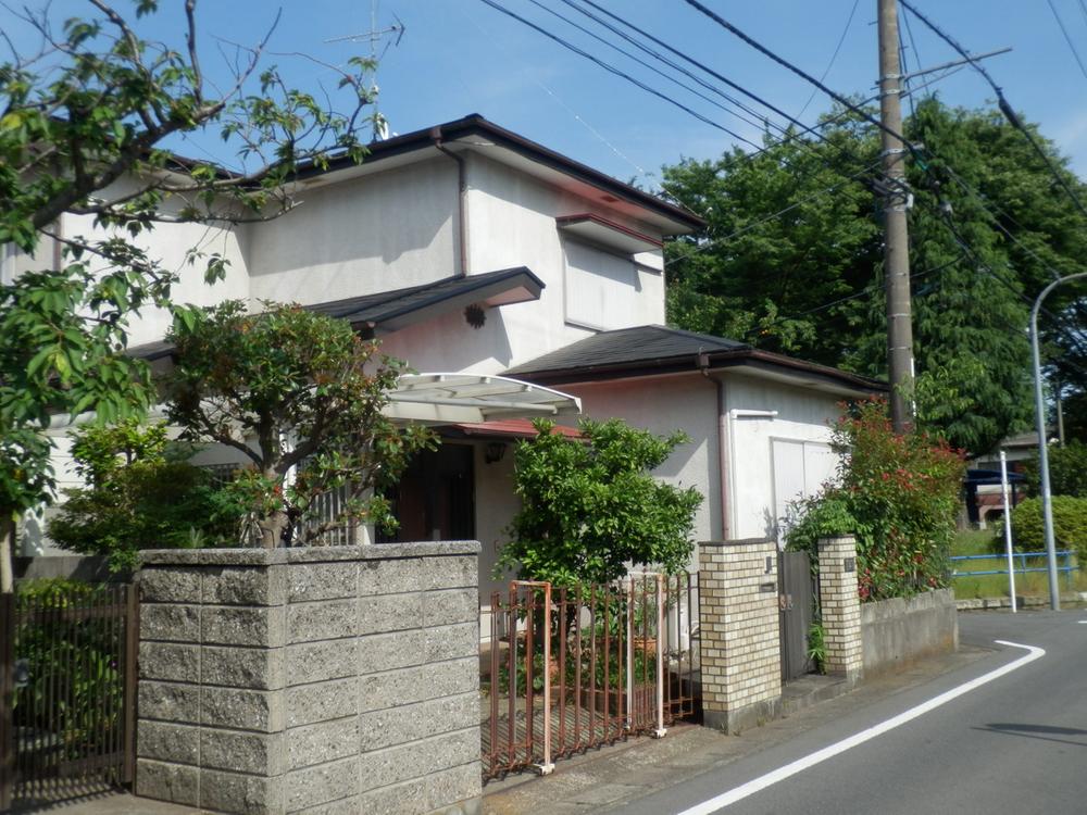 Local photos, including front road. Local (June 2013) Shooting