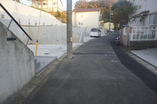 Local photos, including front road. Frontal road