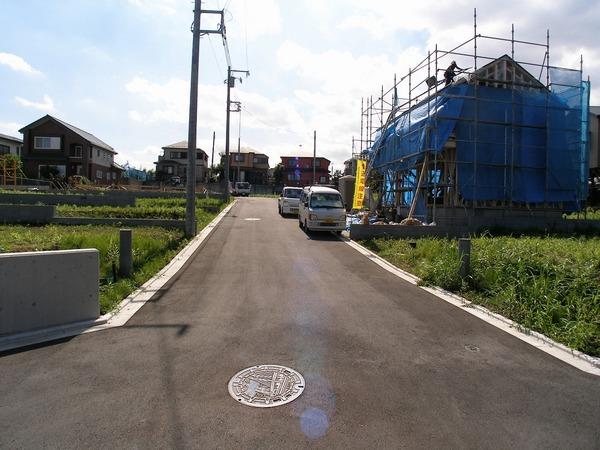 Sale already cityscape photo. Widely front road, The new cityscape attractive of all 12 compartments.