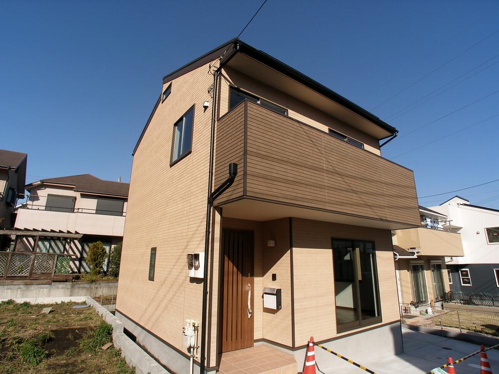 Local appearance photo. Local (11 May 2013) Shooting