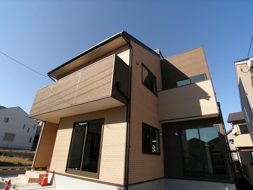 Local appearance photo. Local (11 May 2013) Shooting