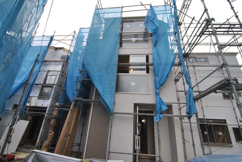 Local appearance photo. Building 2: construction in the photograph