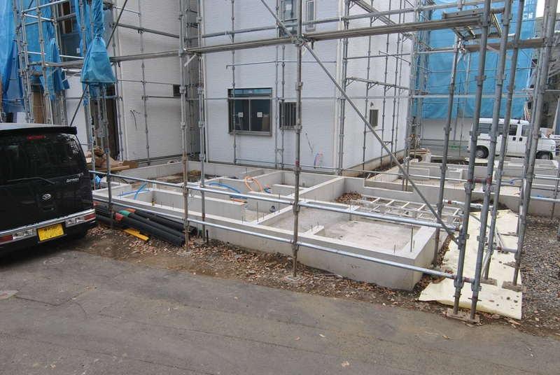 Local appearance photo. 3 Building: Construction in the photograph