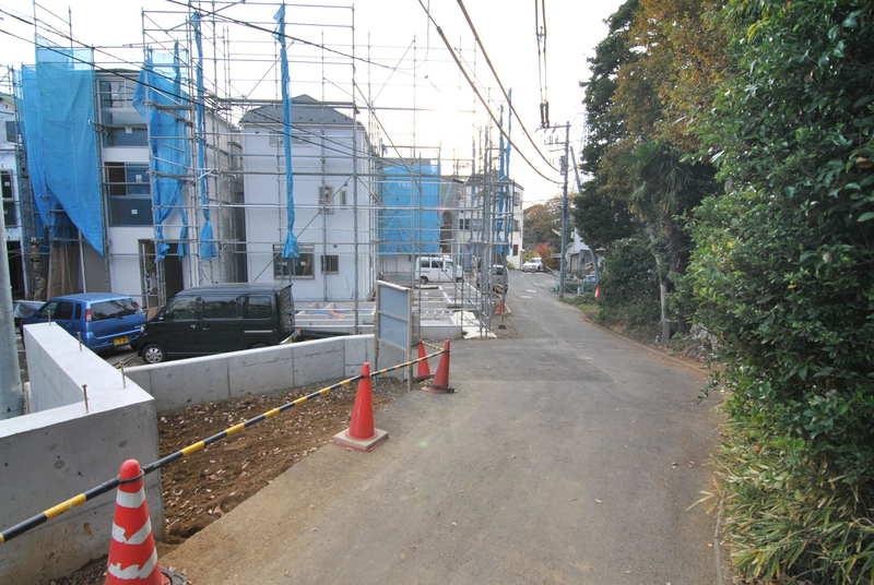 Local photos, including front road. Local entire surface of the road