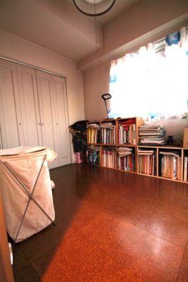Non-living room. Indoor (12 May 2013) Shooting