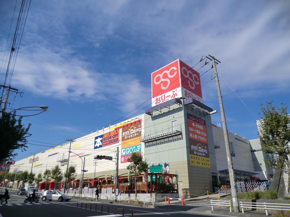 Supermarket. 3-minute walk from the local Olympic (about 240m)
