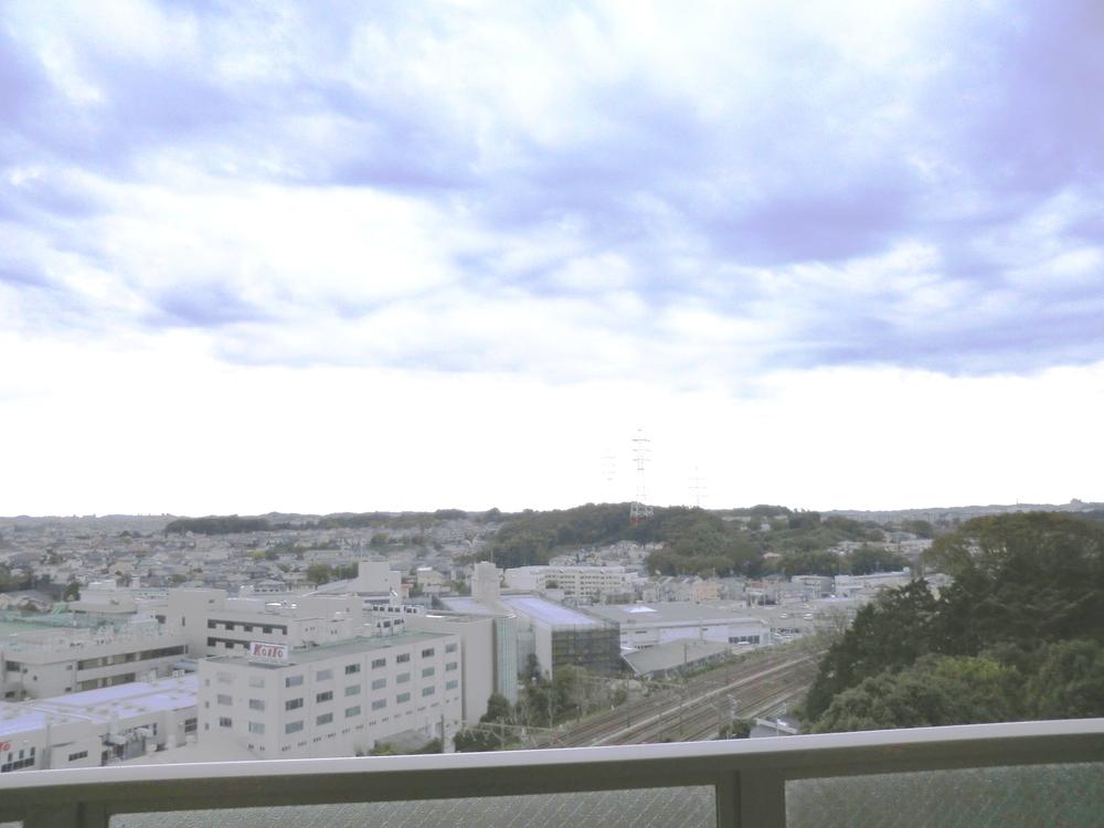 View photos from the dwelling unit. Local (10 May 2013) Shooting