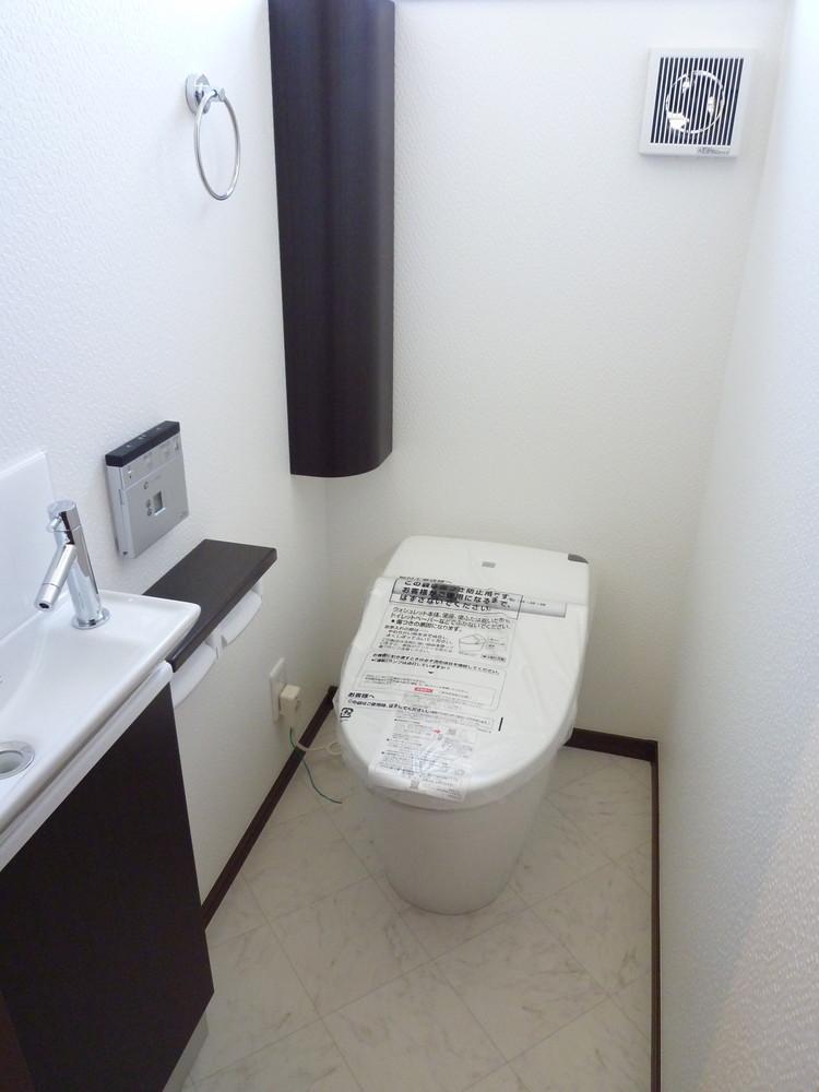 Toilet. Indoor (June 2013) Shooting