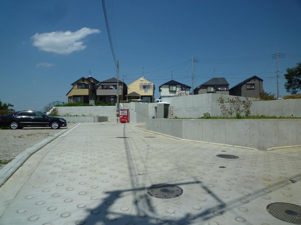 Local photos, including front road. Local (June 2013) Shooting