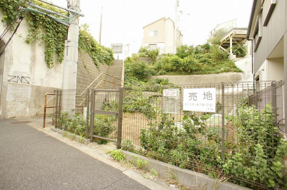 Local photos, including front road. Local (10 May 2013) Shooting, Southeast side ・ Hit sun faces on both sides of the road in the south-west side ・ Ventilation with good.