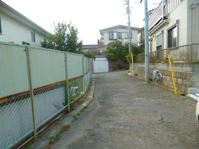 Local photos, including front road. Local (10 May 2013) Shooting