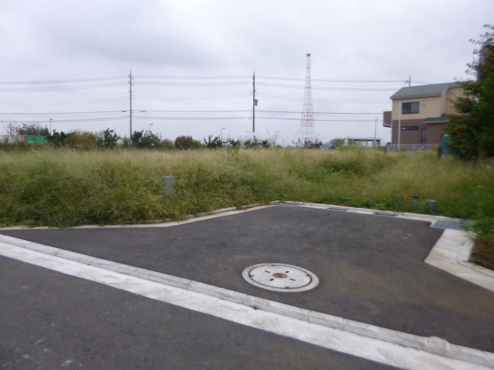 Local photos, including front road. Local (10 May 2013) Shooting