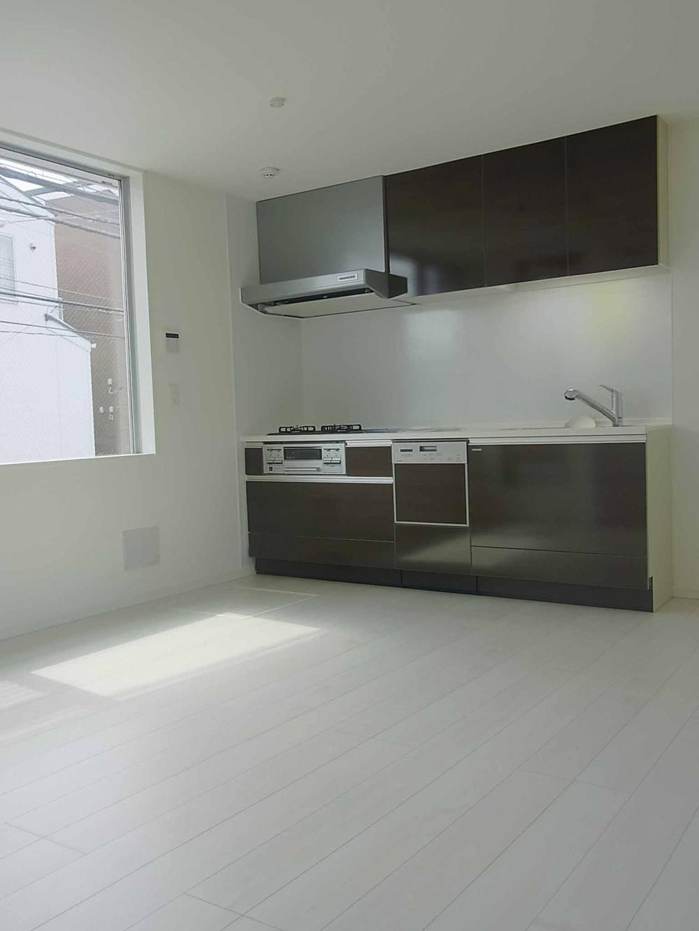 Living. Indoor (09 May 2013) Shooting