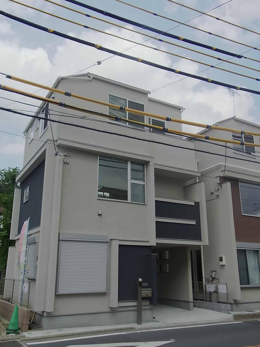 Local appearance photo. Local (09 May 2013) Shooting