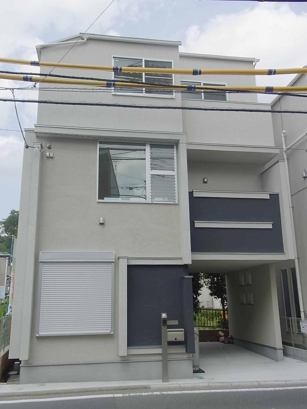 Local appearance photo. Local (09 May 2013) Shooting