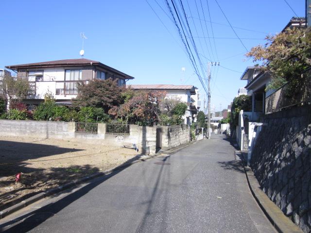 Local photos, including front road. Local (11 May 2013) Shooting