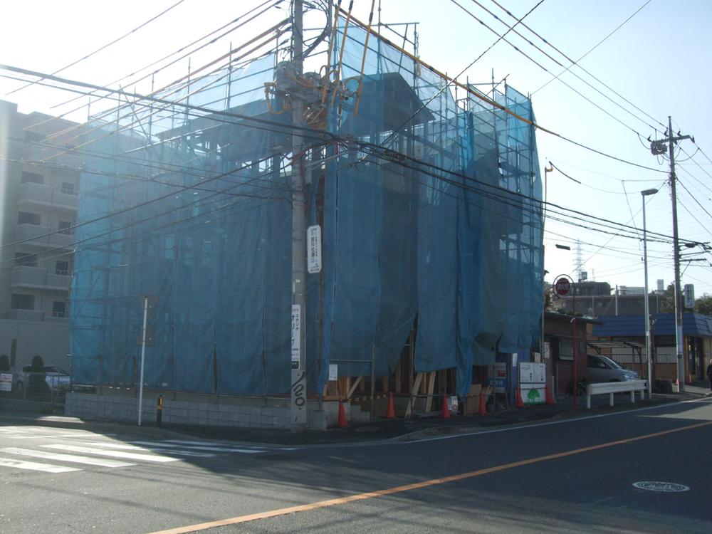 Local appearance photo. Local (12 May 2013) Shooting