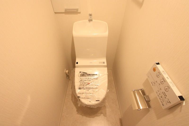 Toilet. Toilet new exchange with a bidet
