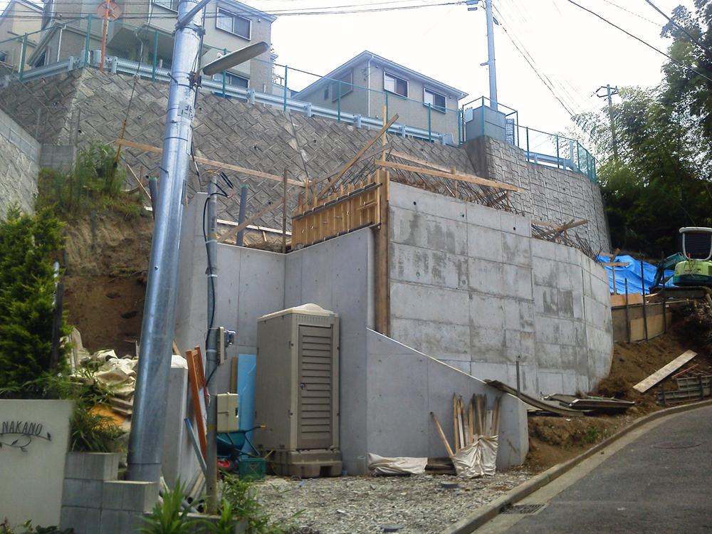 Local photos, including front road. Local (11 May 2013) Shooting