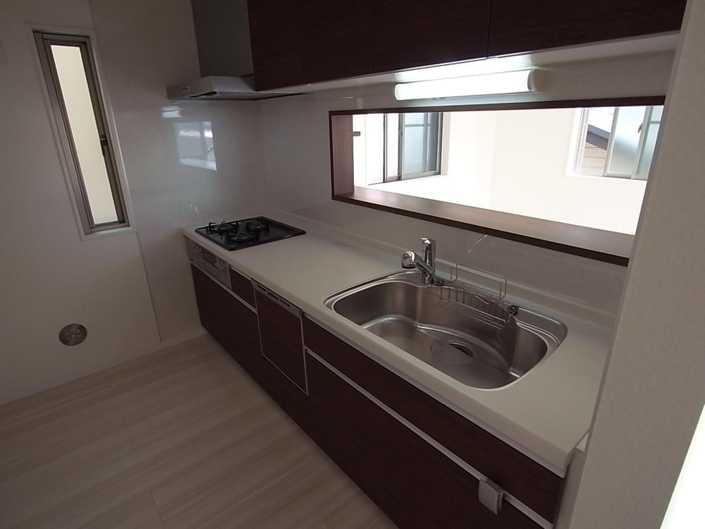 Kitchen. Popular dishwasher with a system Kitchen.  Room (August 2013) Shooting