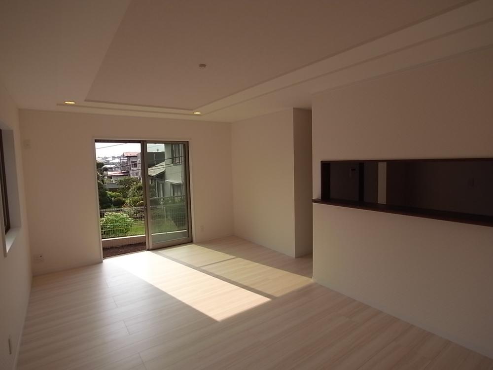 Living. Living is the plugging of sunshine.  Room (August 2013) Shooting