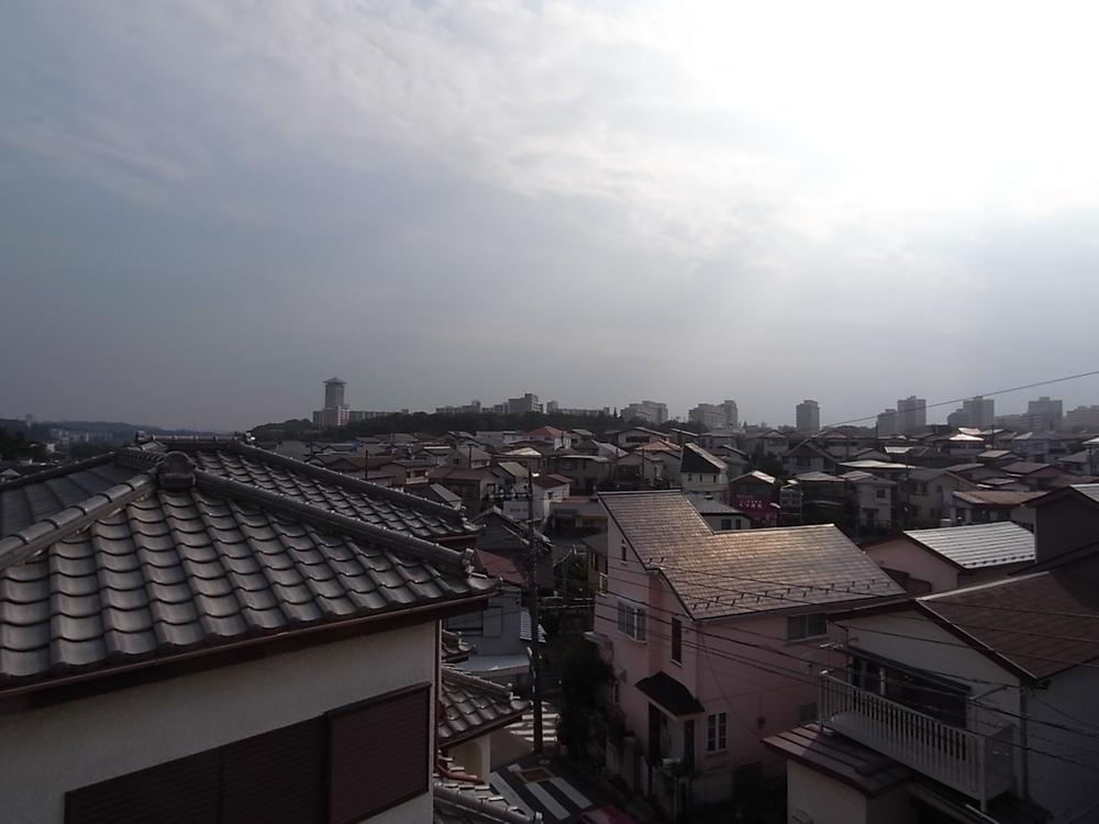 View photos from the dwelling unit. View from the site (August 2013) Shooting