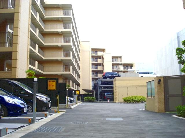Parking lot