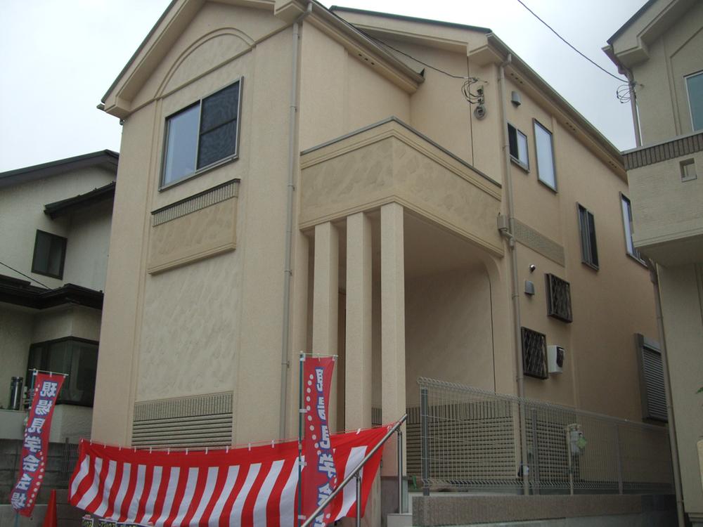 Local appearance photo. Local (10 May 2013) Shooting