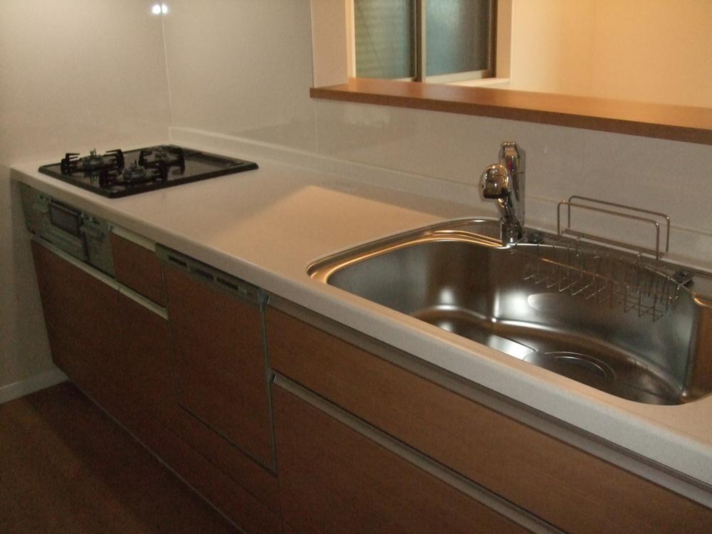 Kitchen. Indoor (10 May 2013) Shooting